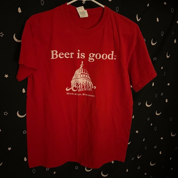 “Beer is good” red Wisconsin tee - Picture 3 of 3